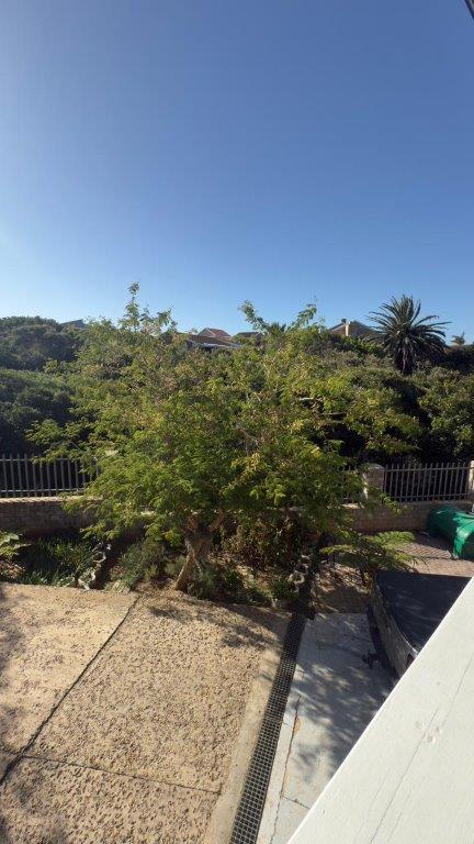 5 Bedroom Property for Sale in Wavecrest Eastern Cape